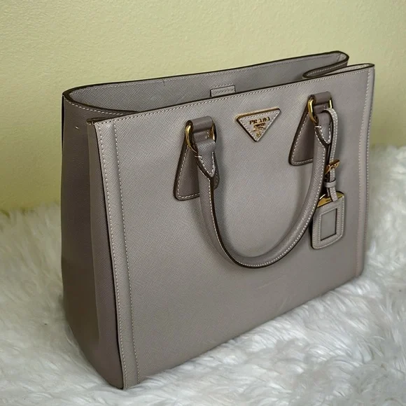 💯Authentic PRADA Saffiano Leather Medium Top Handle Tote Bag🍀 - Picture 9 of 17